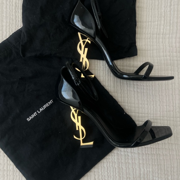 Saint Laurent Black Heeled Elegance - Picture 2 of 6
